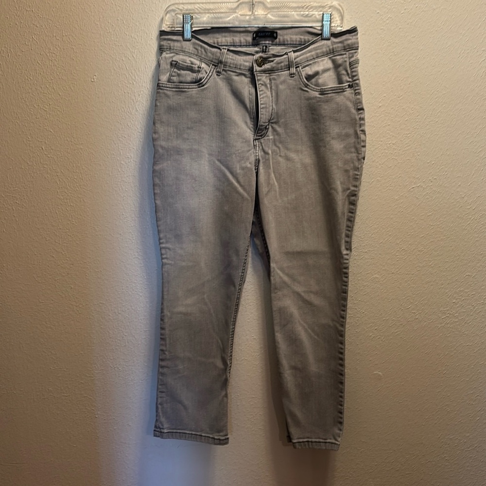 Lee easy fit jeans size 12 medium. Skinny leg gray color. Great shape.